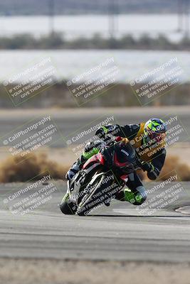 media/Nov-16-2025-Race Pace (Sun) [[8c5fa54630]]/Non Verified Riders (1st 20 Minutes)/1-Turn 14 (10am)/